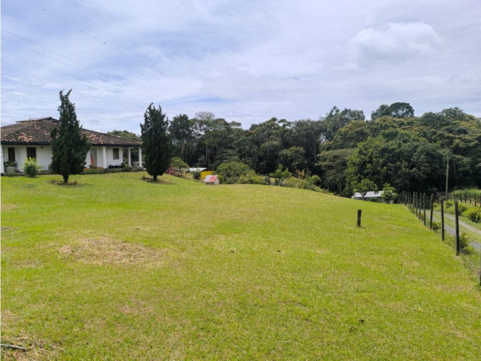Espectacular finca independiente en La Ceja vereda Las Lomitas — foto 2
