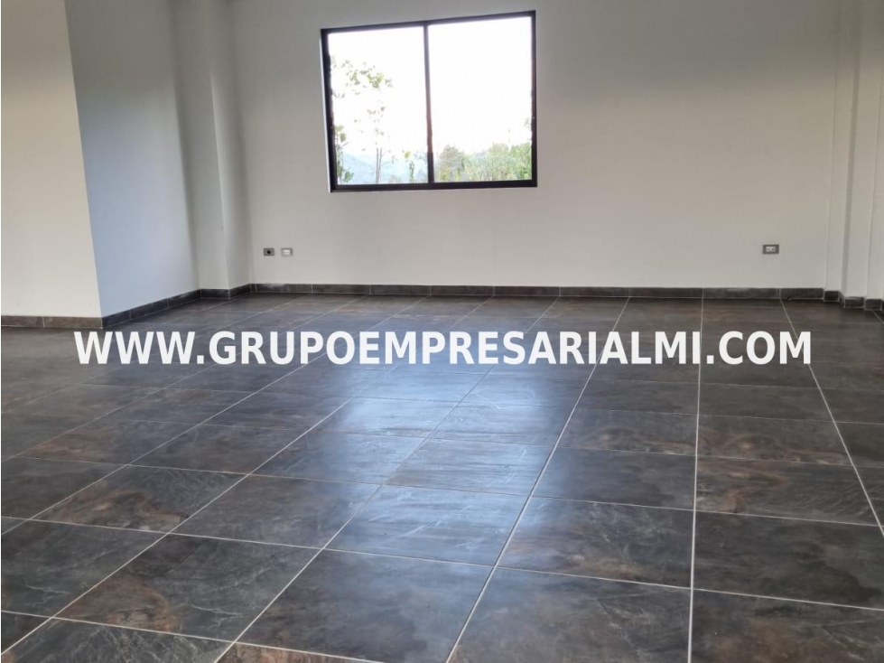ESPECTACULAR LOCAL EN ARRIENDO - SECTOR EL ESCOBERO COD: 30499 - 3