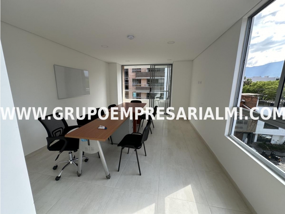 ESPECTACULAR LOCAL EN ARRIENDO - SECTOR EL PORTAL COD: 30696 - 3