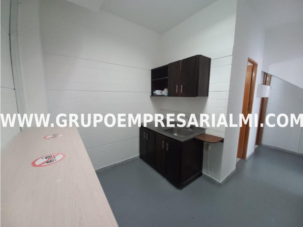 ESPECTACULAR LOCAL EN ARRIENDO - SECTOR DE SAN NICOLÁS COD: 31185 - 5