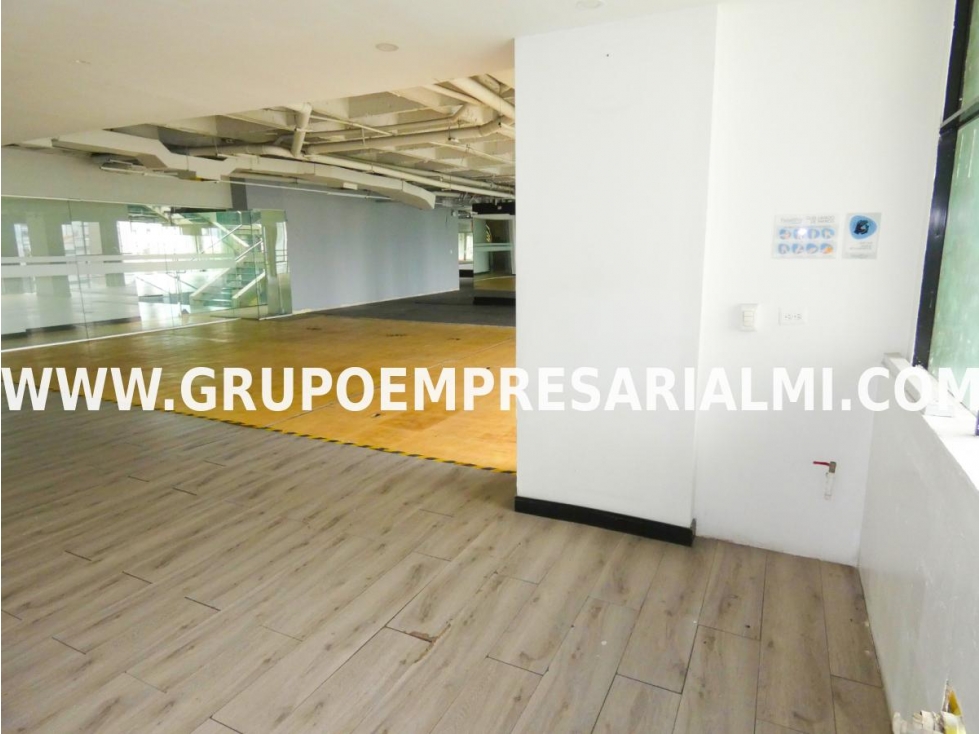 ESPECTACULAR LOCAL EN ARRIENDO - SECTOR MILLA DE ORO COD: 31210 — foto 5