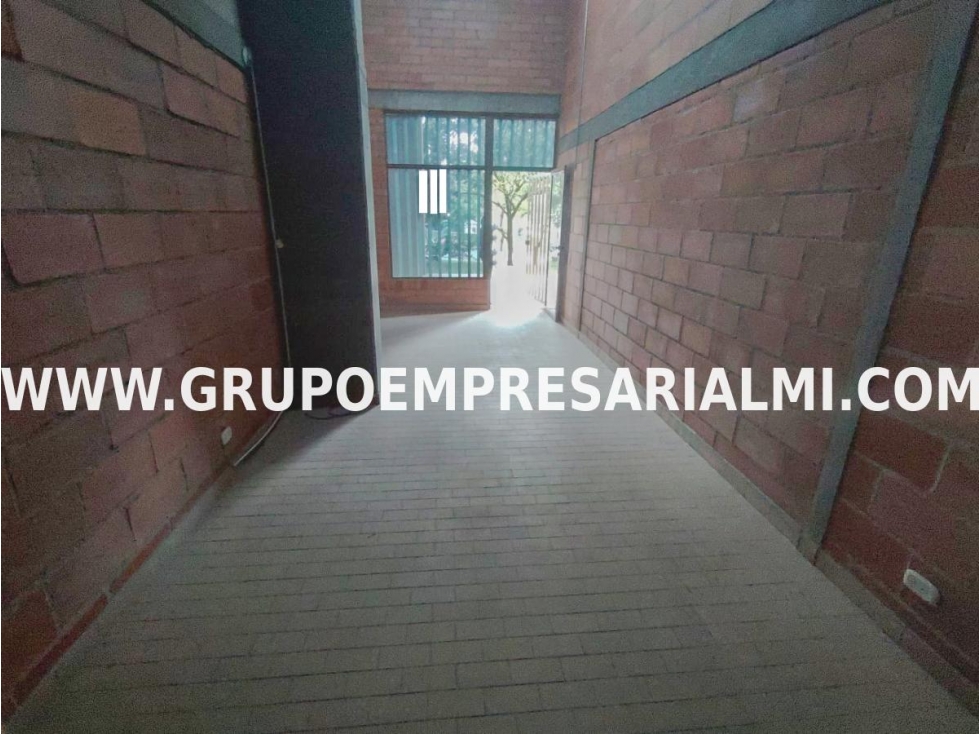 ESPECTACULAR LOCAL EN ARRIENDO - SECTOR PRIMAVERA COD: 32566