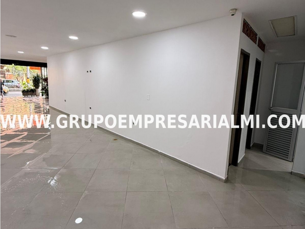 ESPECTACULAR LOCAL EN ARRIENDO - SECTOR LAURELES COD: 33063 — foto 4