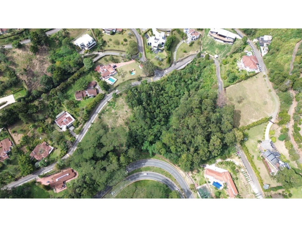 Espectacular lote en El Poblado en Parcelación