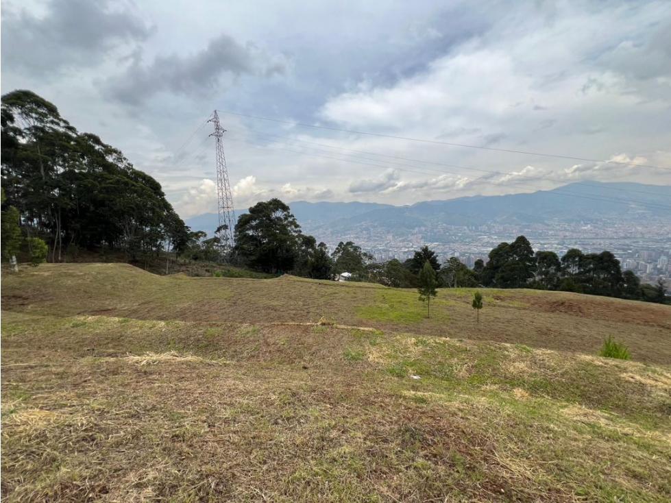 ESPECTACULAR LOTE EN LAS PALMAS EL POBLADO VISTA A LA CIUDAD 13.317m2 — foto 4