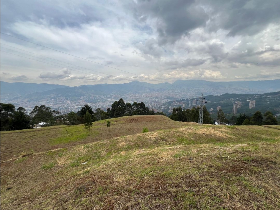 ESPECTACULAR LOTE EN LAS PALMAS EL POBLADO VISTA A LA CIUDAD 13.317m2 — foto 5