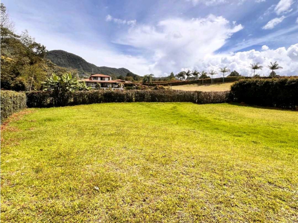 ESPECTACULAR LOTE EN UNIDAD CERRADA EN LA VEREDA QUIRAMA EL CARMEN VIB