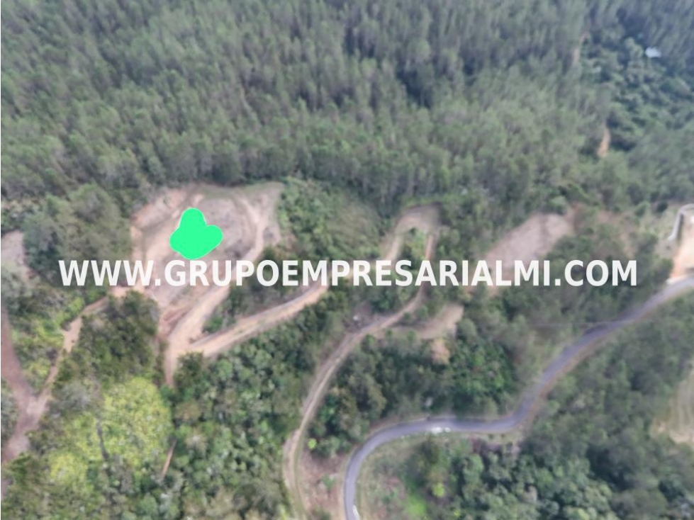 ESPECTACULAR LOTE EN VENTA - SECTOR EL RETIRO COD: 30585