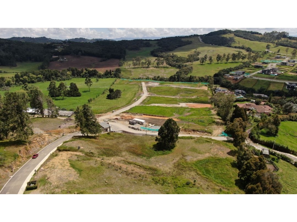 Espectacular Lote en Venta | Sector La Acuarela, Alto de las Palmas. — foto 3
