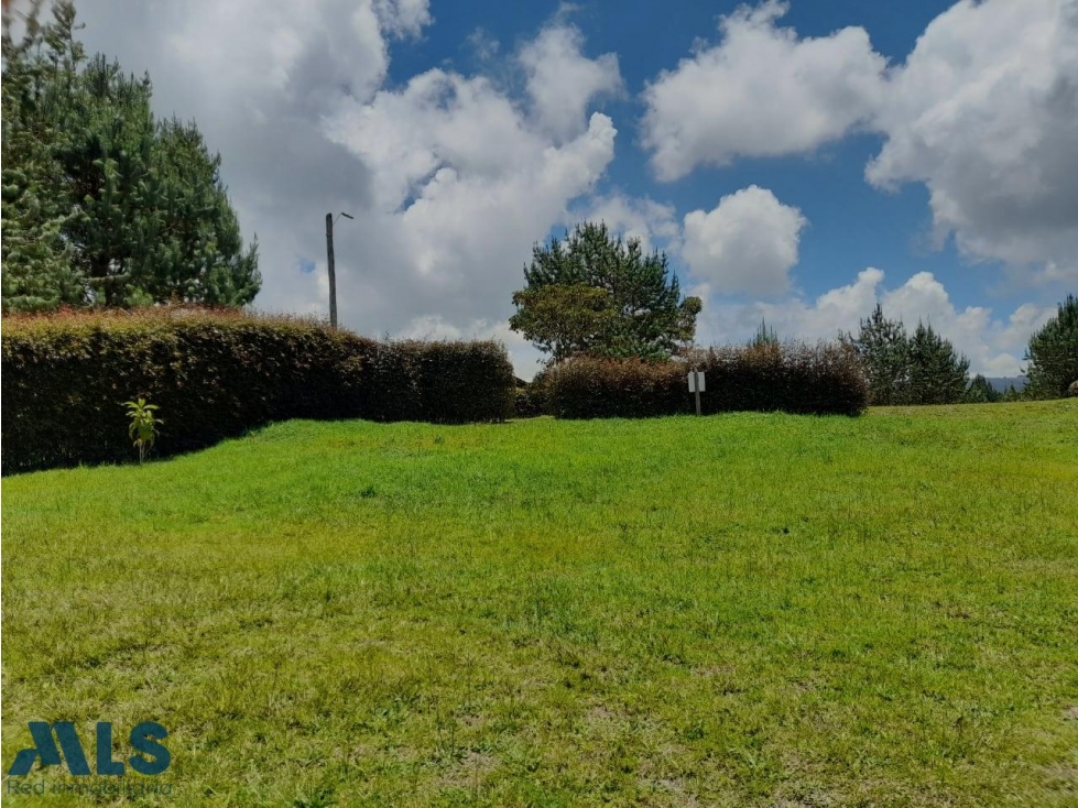 Espectacular lote, parcelación de lujo y zona de ...(MLS#249720) - 1