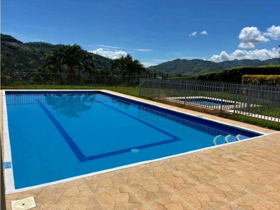 ESPECTACULAR LOTE UBICADO EN CONDOMINIO CAMPESTRE - 1