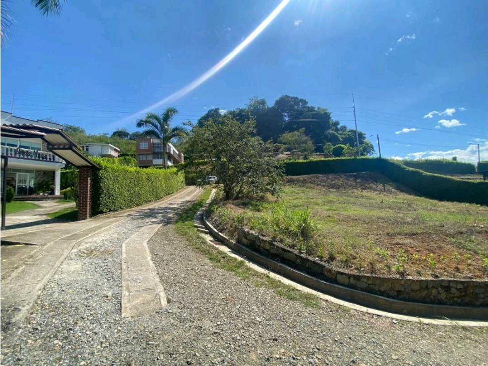 ESPECTACULAR LOTE UBICADO EN CONDOMINIO CAMPESTRE - 3