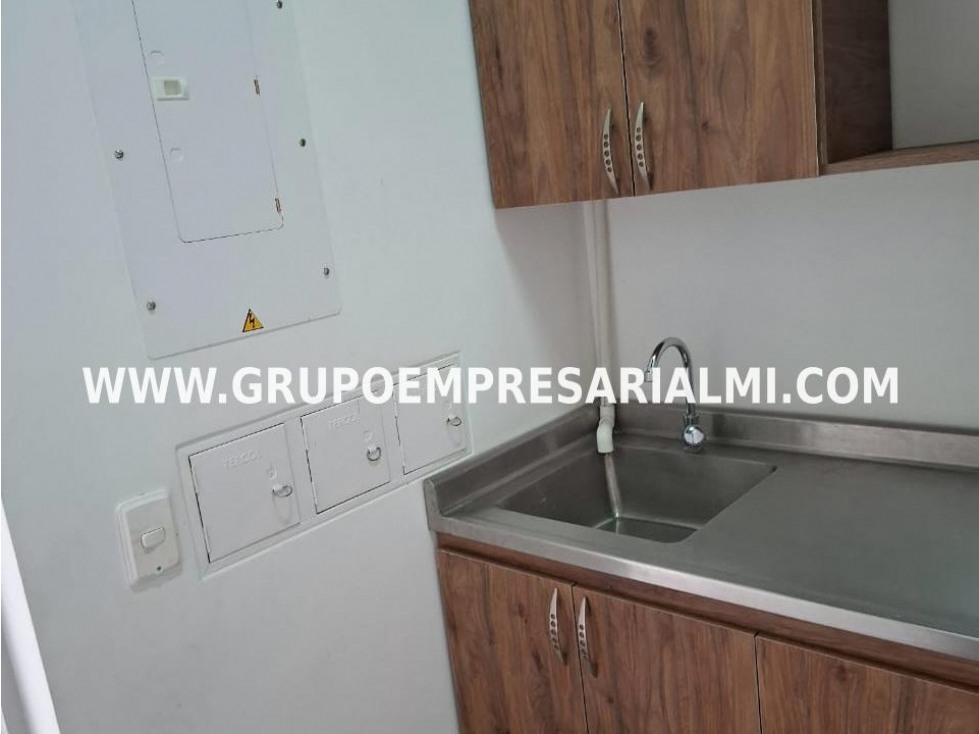 ESPECTACULAR OFICINA EN ARRIENDO - SECTOR ENVIGADO COD: 30285 - 5