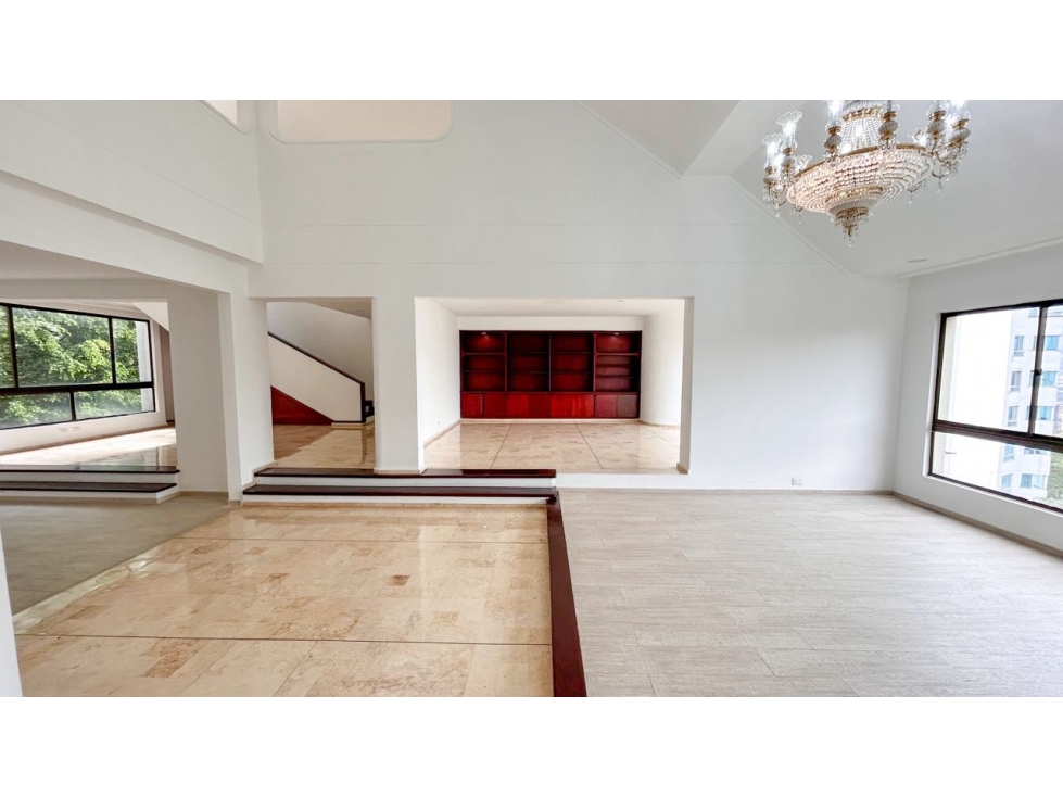 ESPECTACULAR PENT HOUSE PARA REMODELAR EN EL CAMPESTRE/ EL POBLADO