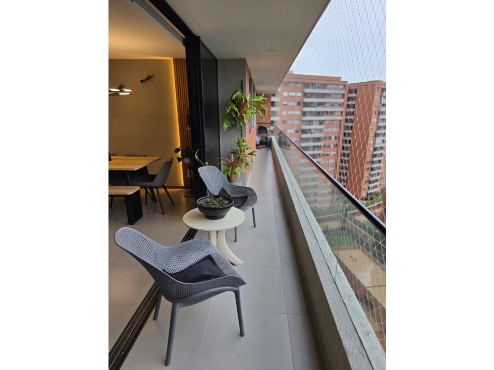 ESPECTÁCULAR APTO EN ENVIGADO LOMA LAS BRUJAS, TOTALMENTE REMODELADO. — foto 4