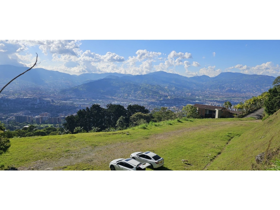 ESPECTÁCULAR LOTE EN EL ALTO DE PALMAS CON VISTA A LA CIUDAD — foto 2