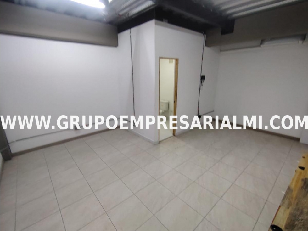 ESPLENDIDA OFICINA EN ARRIENDO - SECTOR SIMÓN BOLÍVAR COD: 33851 - 4