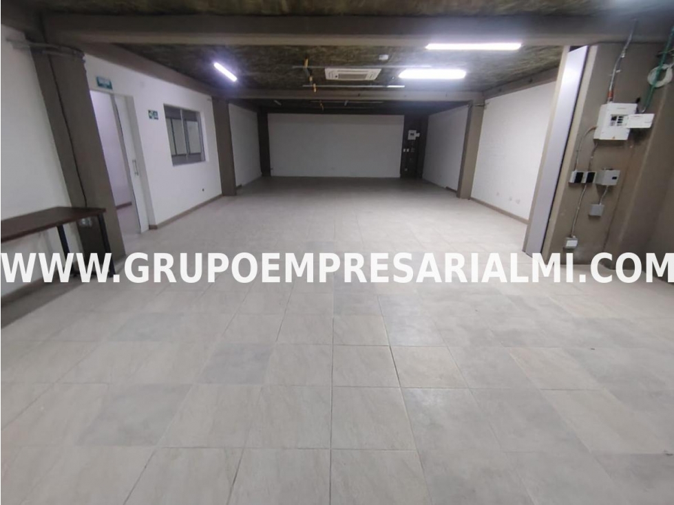 ESPLENDIDA OFICINA EN ARRIENDO - SECTOR SIMÓN BOLÍVAR COD: 33851 - 5