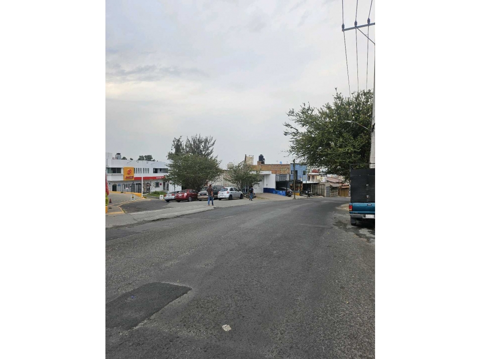 ESQUINA COMERCIAL LOCALES Y TERRENOS EN RENTA TONALÁ JUNTO A LA GAS - 2