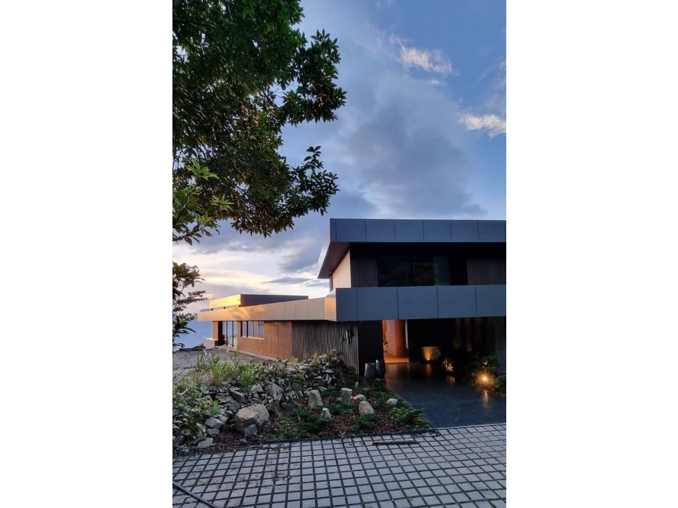 MODERNA DE IMPECABLES ACABADOS, VISTA LA CIUDAD, PALMAS $16.000mm — foto 2