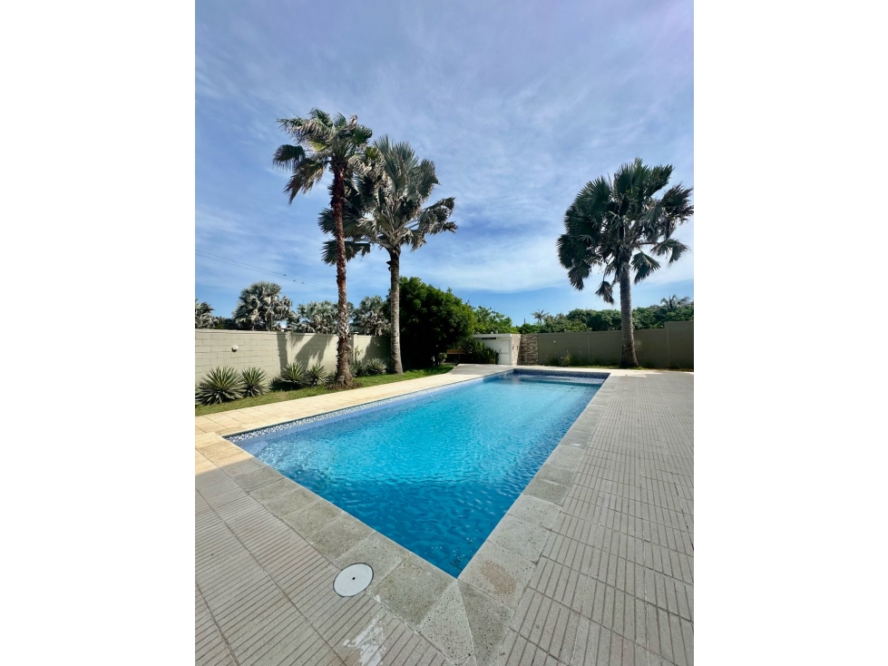 ESTILO Y COMODIDAD EN CASA DE DOS NIVELES EN VENTA O ARRIENDO. PTO COL - 2