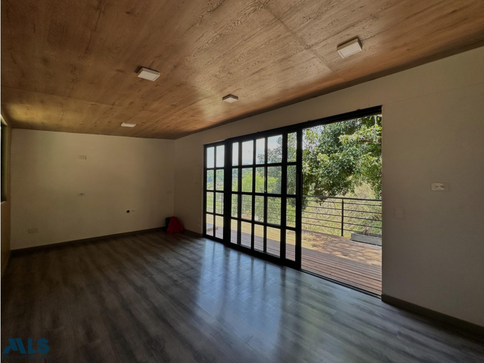 ESTRENA CHALET CON JACUZZI Y HERMOSA VISTA EN SOPE...(MLS#256859) - 1