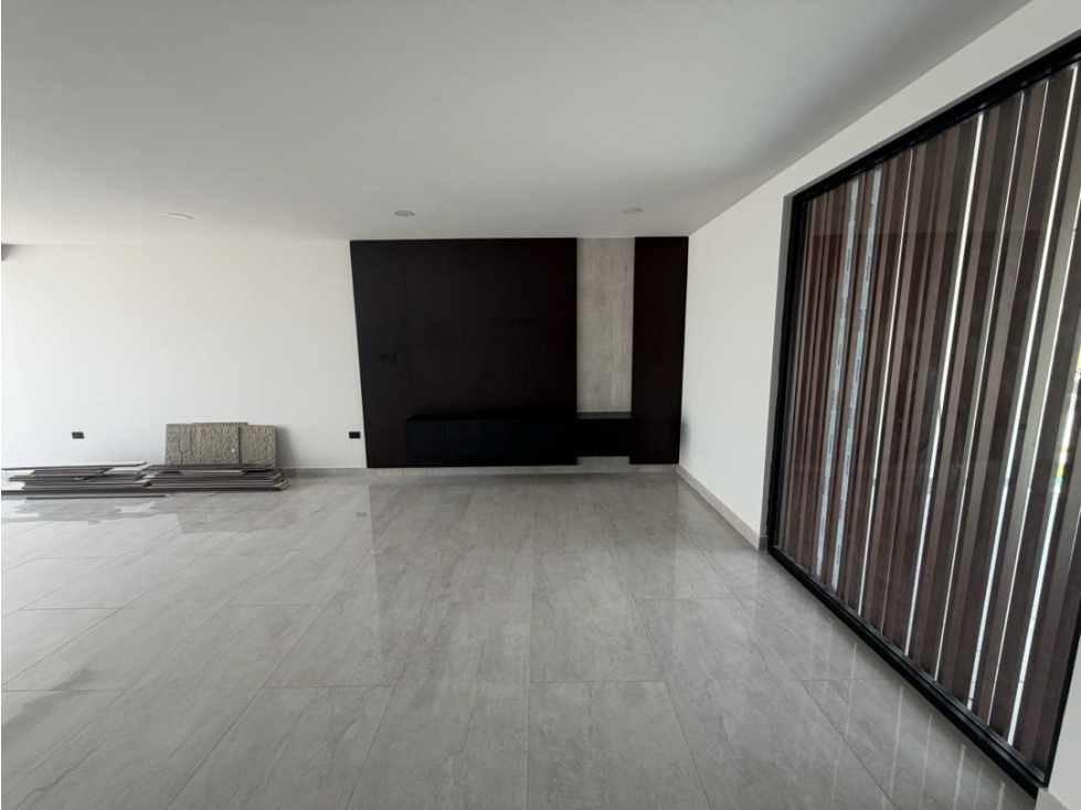 ¡Estrena Lujo en Lomas de Angelópolis II! Casa de 4 Recámaras - 4