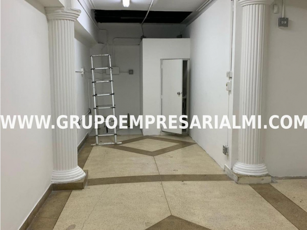 ESTUPENDO LOCAL EN ARRIENDO - SECTOR SANTA MARÍA COD: 30643 - 4