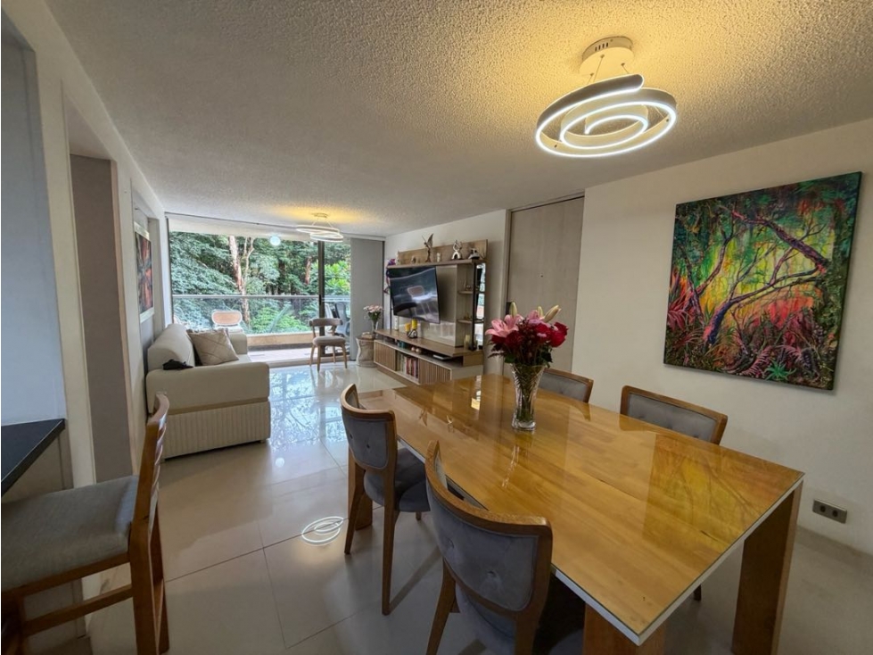 Excelente apartamento en La Loma de Los Bernal