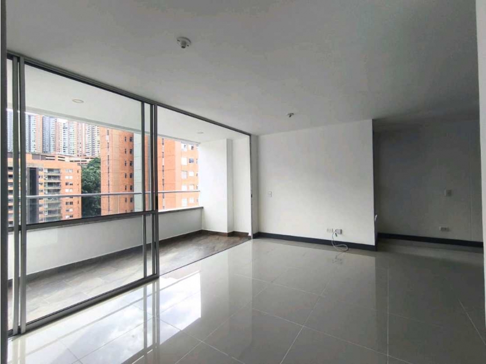 EXCELENTE APARTAMENTO EN SEÑORIAL — foto 3