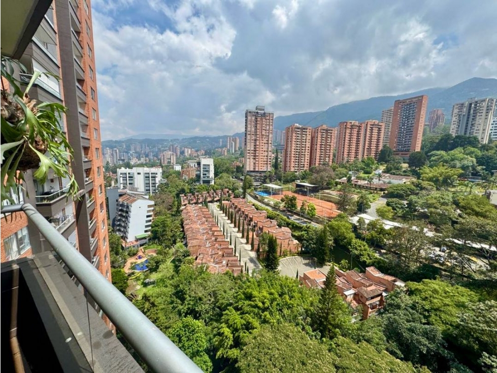 EXCELENTE APARTAMENTO EN VENTA EN EL POBLADO TRANSVERSAL INFERIOR — foto 6