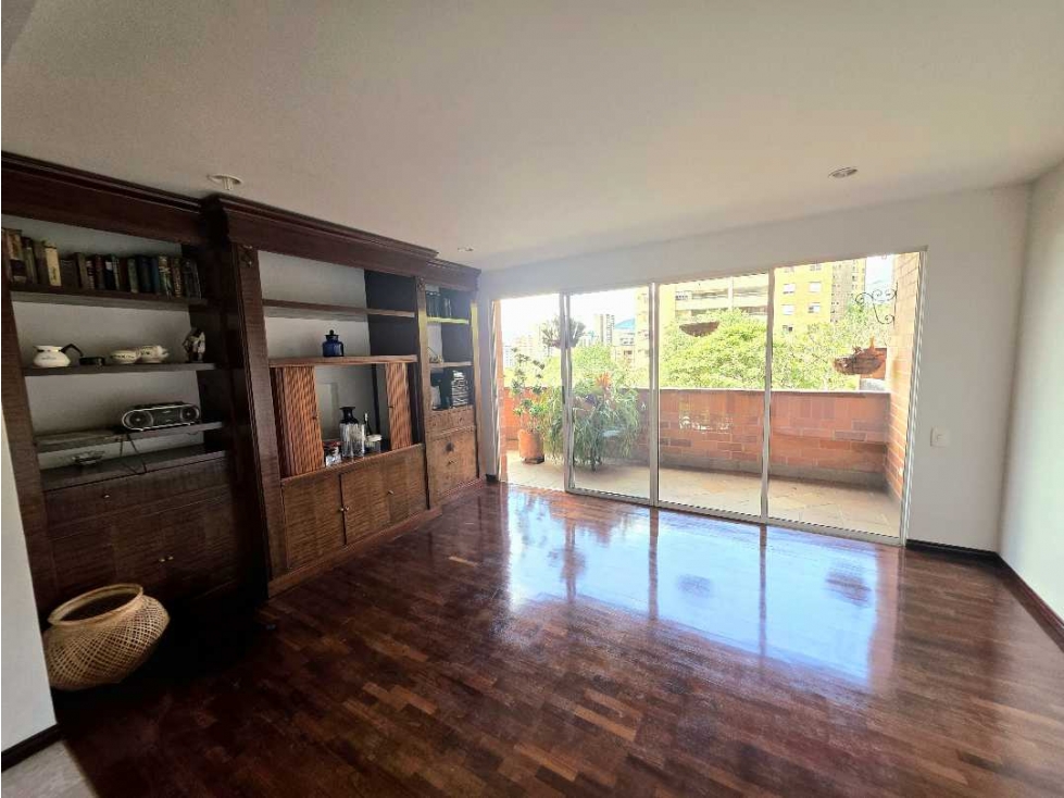 EXCELENTE APARTAMENTO EN VENTA EN EL POBLADO LOS BALSOS