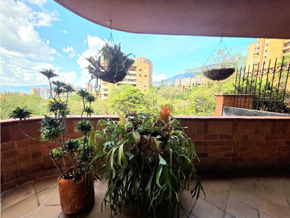 EXCELENTE APARTAMENTO EN VENTA EN EL POBLADO LOS BALSOS — foto 2
