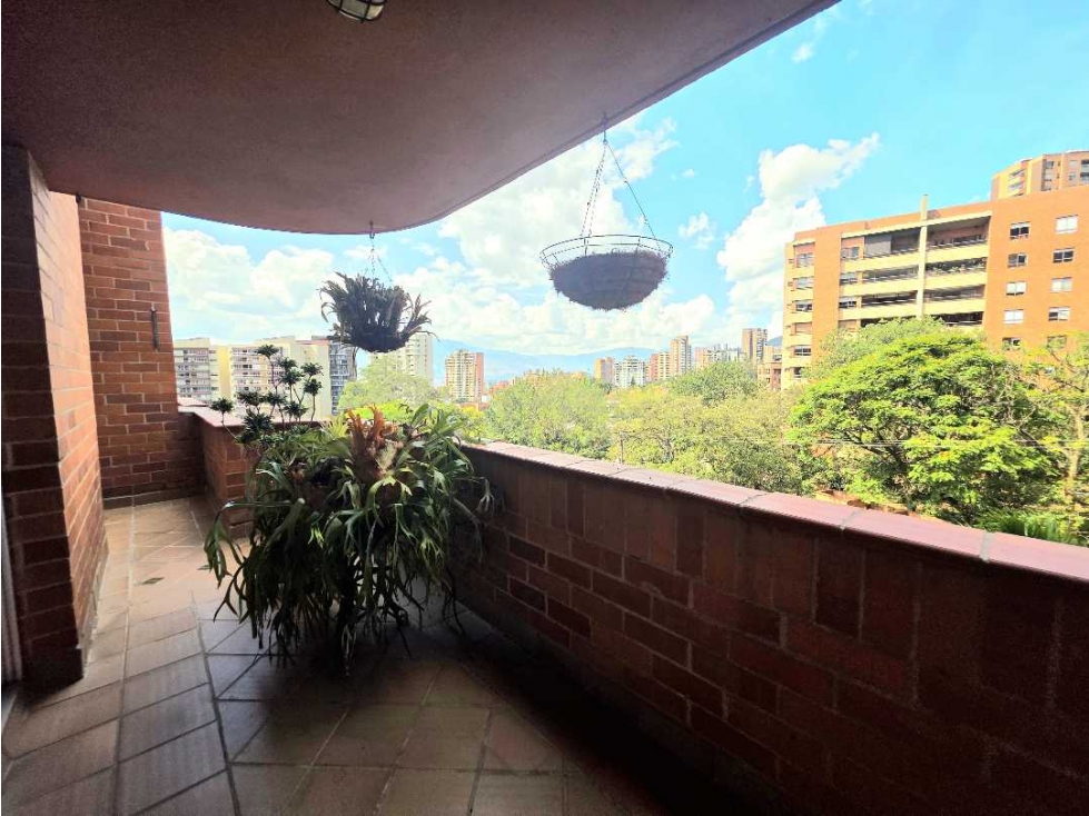 EXCELENTE APARTAMENTO EN VENTA EN EL POBLADO LOS BALSOS — foto 3