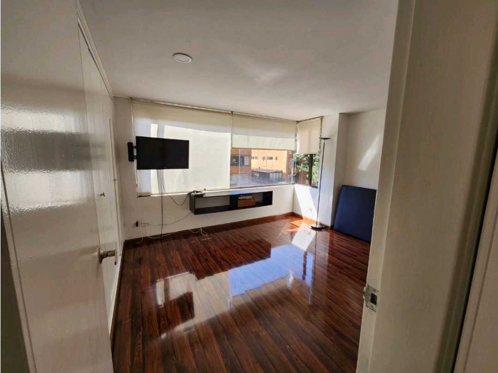 EXCELENTE APARTAMENTO EXTERIOR TOTALMENTE REMODELADO EN VENTA CHICO — foto 5