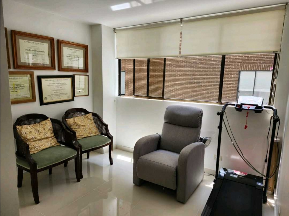 EXCELENTE APARTAMENTO EXTERIOR TOTALMENTE REMODELADO EN VENTA CHICO — foto 2