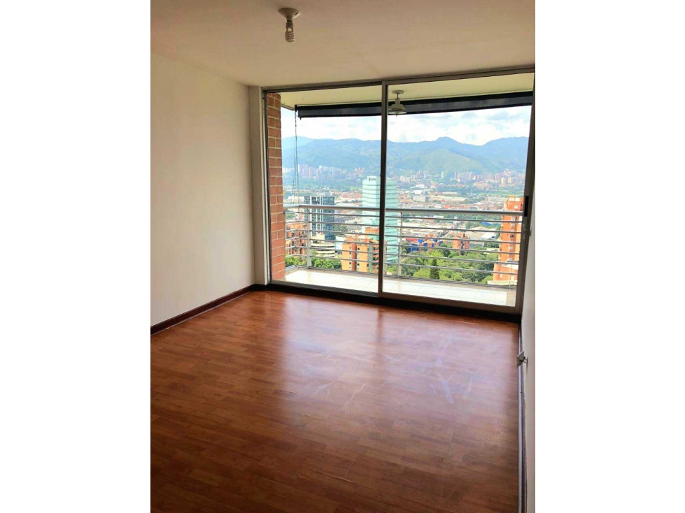 EXCELENTE APARTAMENTO VENTA EN EL POBLADO CASTROPOL — foto 2