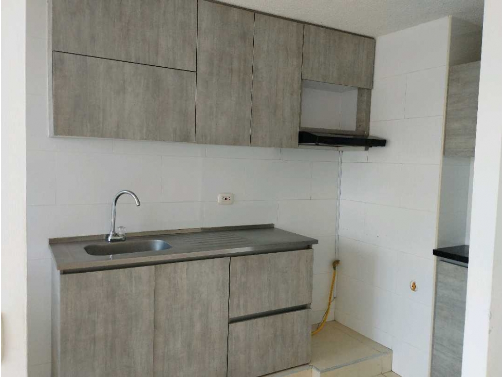 EXCELENTE APTO LADO SOMBRA CON BUENOS ACABADOS CARIBE VERDE — foto 5