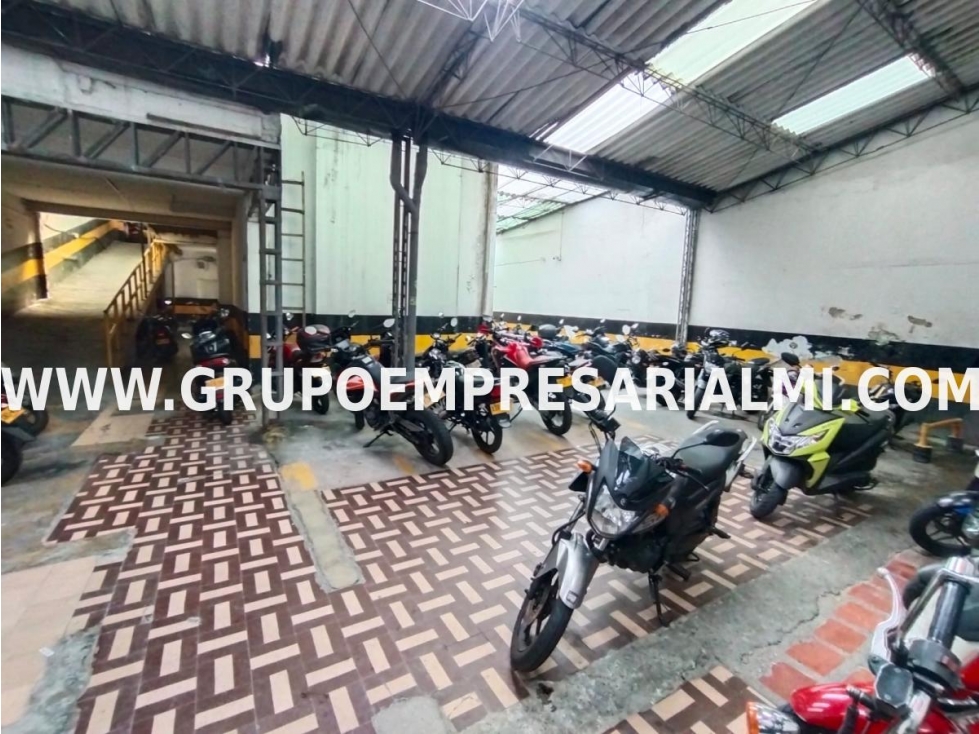 EXCELENTE BODEGA EN VENTA - SECTOR LA CANDELARIA COD: 30604 - 1