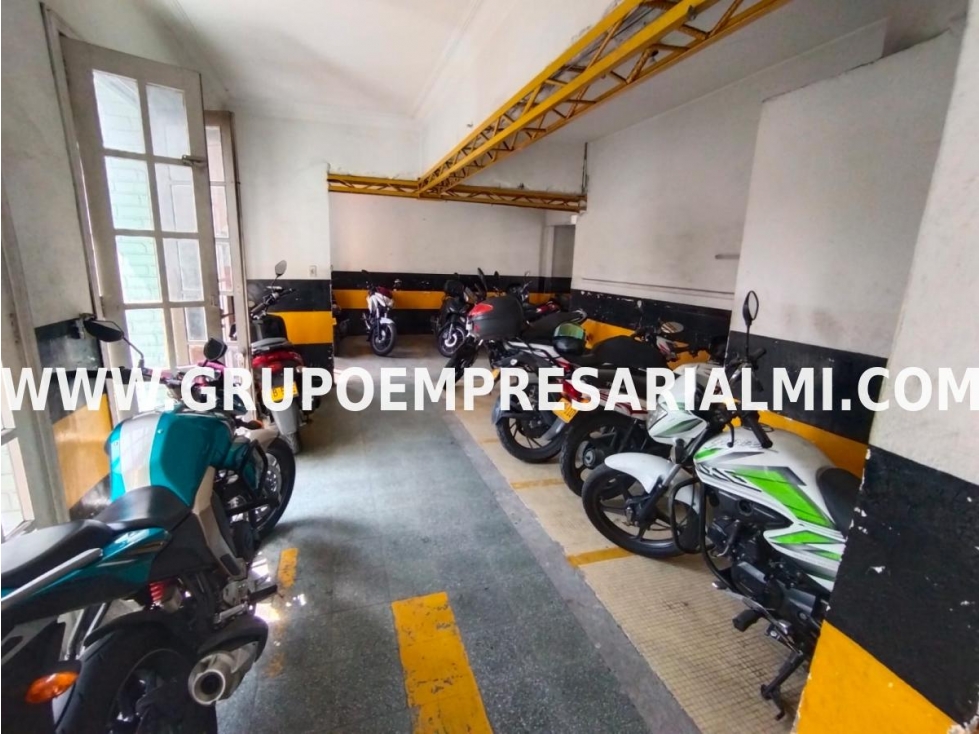 EXCELENTE BODEGA EN VENTA - SECTOR LA CANDELARIA COD: 30604 - 2