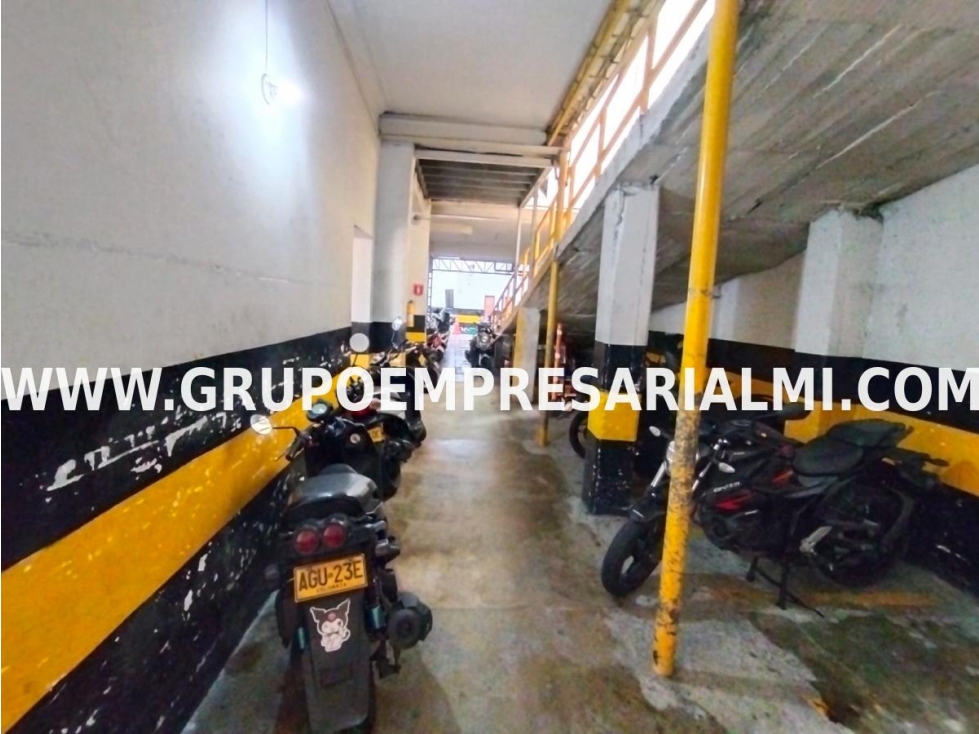 EXCELENTE BODEGA EN VENTA - SECTOR LA CANDELARIA COD: 30604 - 5
