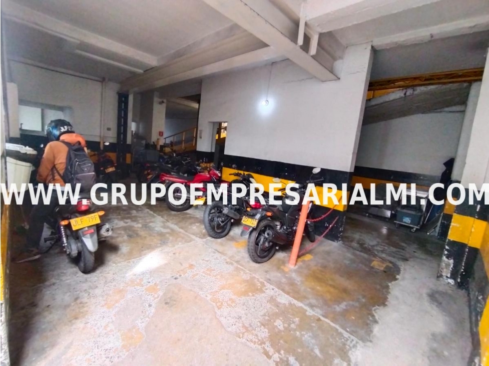EXCELENTE BODEGA EN VENTA - SECTOR LA CANDELARIA COD: 30604 - 6