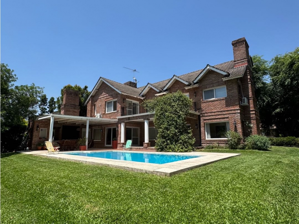Casa en el Country Club El Bosque