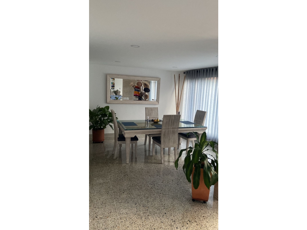 Excelente CASA Laureles 3er. piso y último en propiedad horizontal. — foto 4