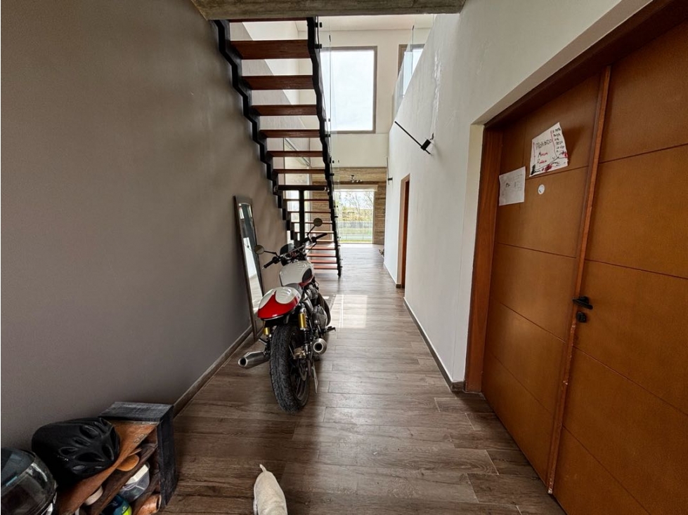 Excelente casa en venta en Chacras de la Reserva - 2