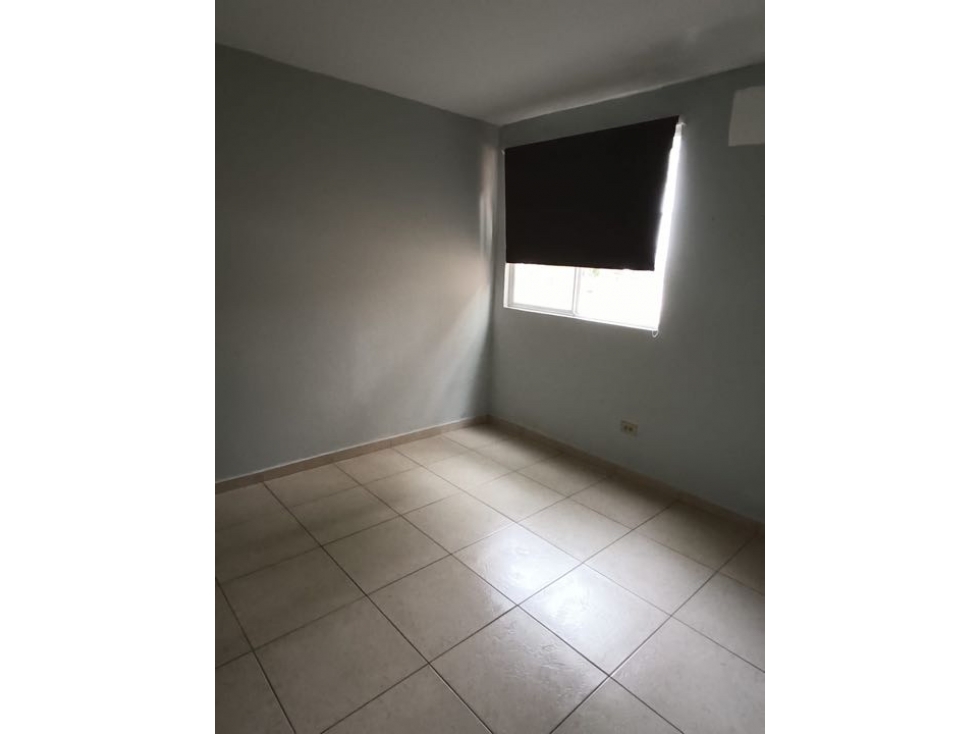 Excelente casa en venta ubicada en Barrio Colon. (AM) - 2
