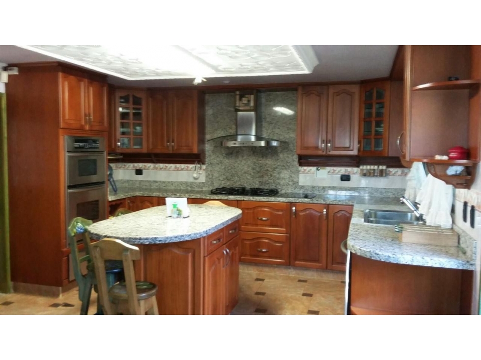 EXCELENTE CASA LOTE EN LAS PALMAS MUY BIEN UBICADA — foto 2
