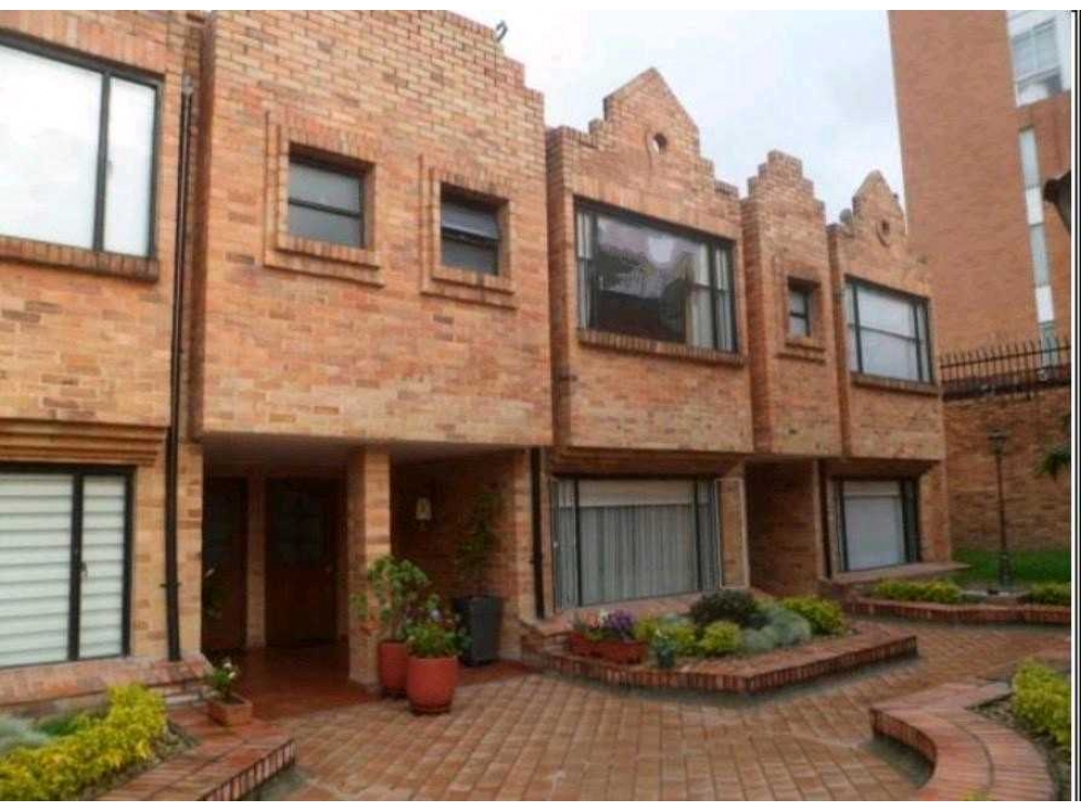Excelente casa remodelada en Cedritos (SR)