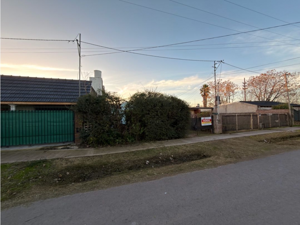 Excelente Lote de 325m² con Servicios Conectados y Escritura - 3