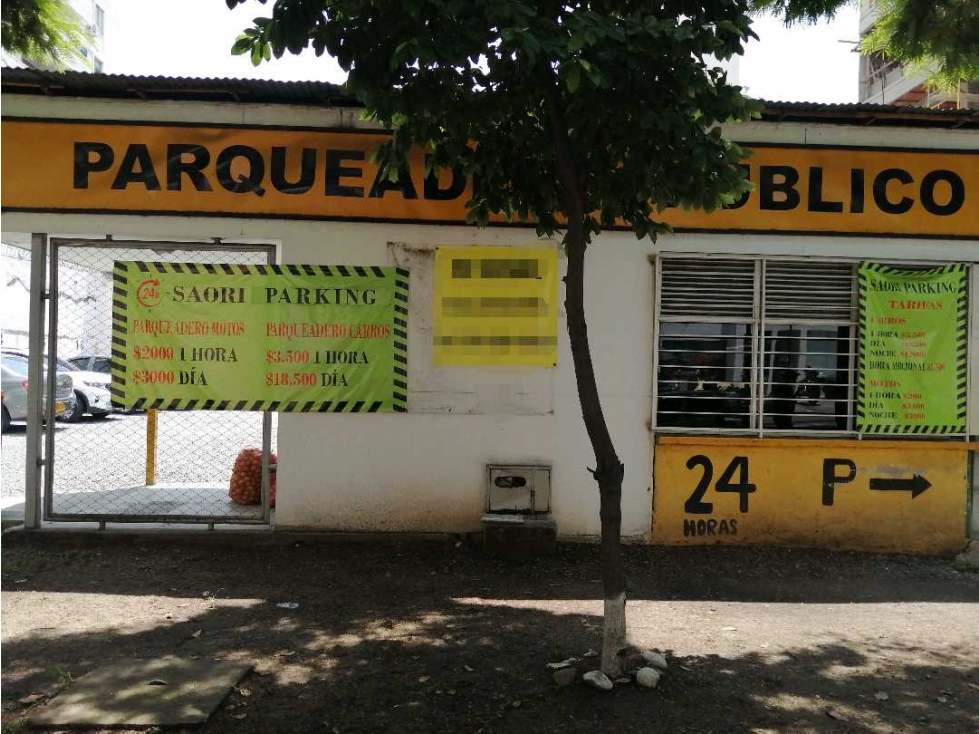 Excelente Lote en Versalles, area 878M2